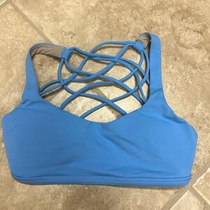 Lululemon free to be bra